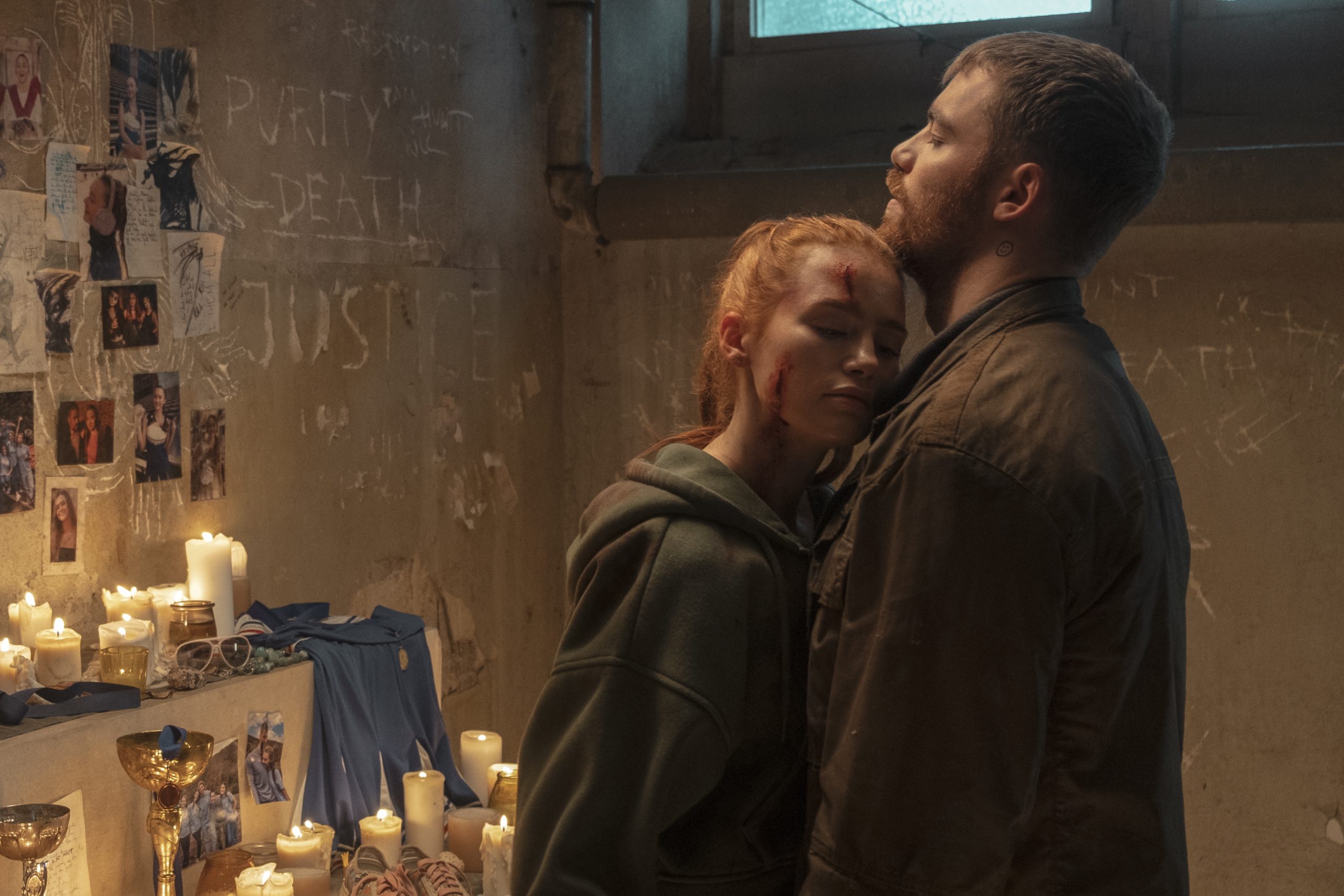 Maya (Madelaine Petsch) and Gregory/Scarecrow (Gabriel Basso) in The Strangers: Chapter 3